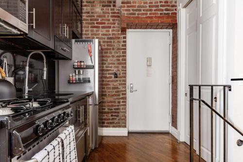 Lovely Room at 3 bedroom Apt at East Village