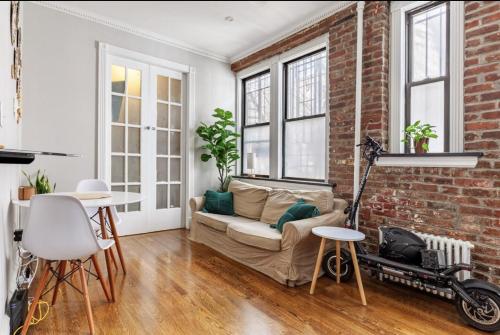 Lovely Room at 3 bedroom Apt at East Village