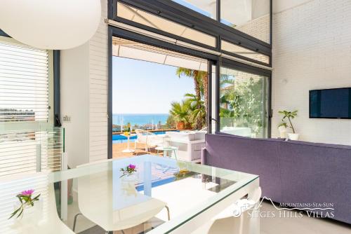 ห้องส่วนกลางสำหรับนั่งเล่น/ดูทีวี, Super Villa Oasis Fab Sea and Sitges View with Private Pool and Air Conditioning in กินต์ มาร์