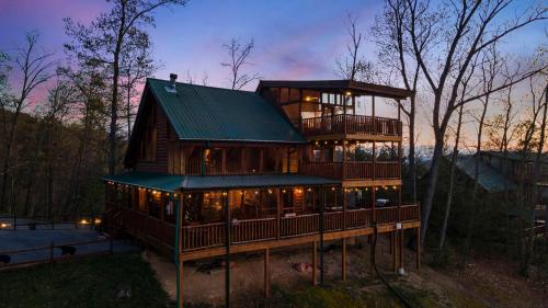 Serenity is a Mountain Top Oasis in Brothers Cove in Sevierville, USA