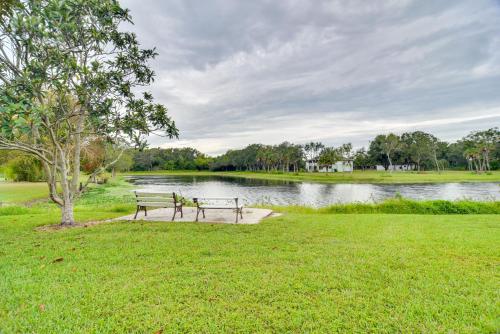 Sleek Largo Studio with Pond Less Than 7 Mi to Beach!