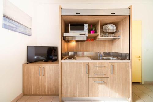 Quadruple Room with Private Bathroom image 1