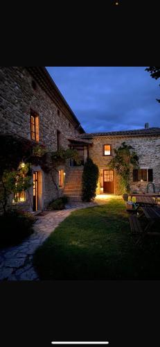 Mas en pierre - jardin - piscine gîte à louer Salettes