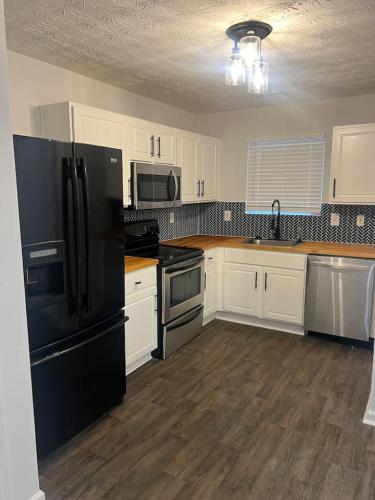 Spacious 3BR Oasis in Mableton, USA
