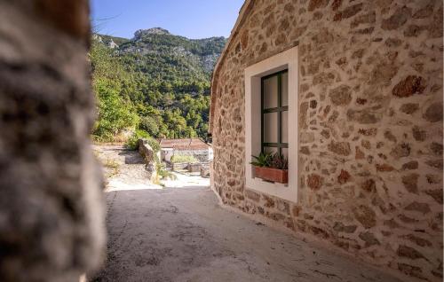 A szálláshely kívülről, 1 Bedroom Gorgeous Home In Vrisnik in Jelza