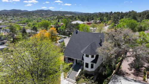 Historic Brinkmeyer Manor Walk to Downtown in Prescott, USA