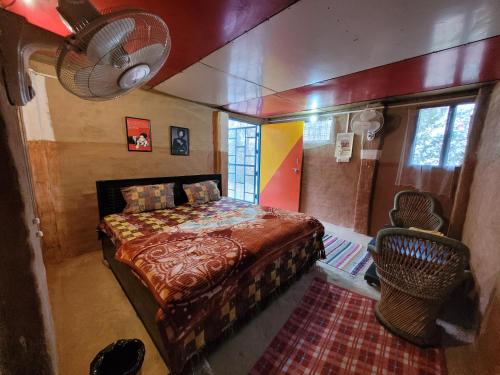 11 Gaon Mudhouse Homestay in Kotdwara