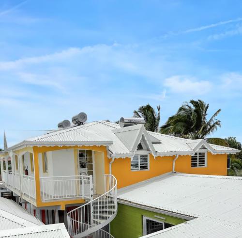 View, Appartement de 2 chambres avec piscine partagee jardin clos et wifi a Sainte Anne a 3 km de la plage in Berard