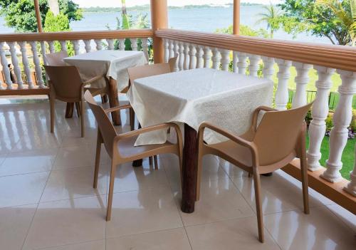 Sienna Beach and Safaris Hotel