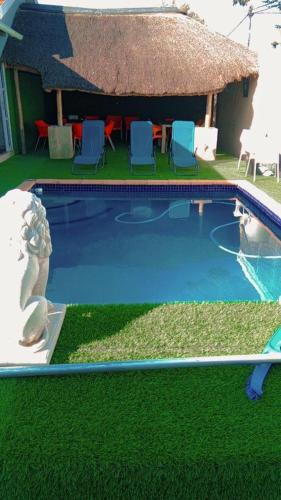 Piscina, zurich garden lodge benoni in Benoni AH