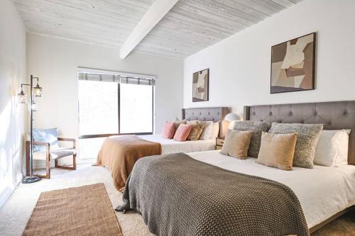 Spectacular & Bright 2BDR & 2 BTH in MDR for 6 pax in Los Angeles, USA