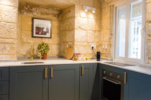 San Anton Suites in แอตตาด