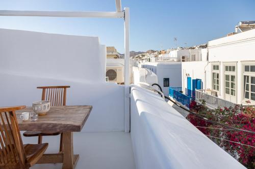Lotus iΝ & Aroma iN , Mykonos Town 1