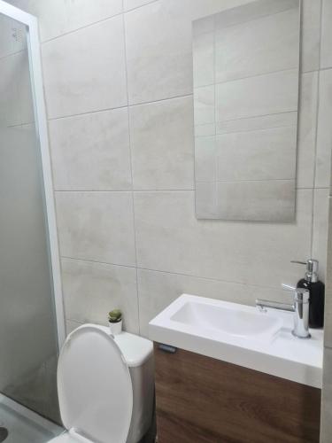 Rooms in Manchester 6 minutes Drive to Victoria Station, Manchester (photo 7)