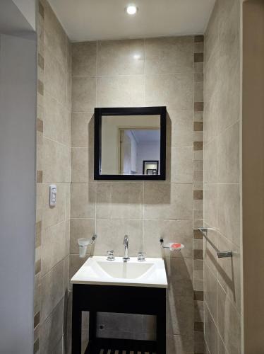 One-Bedroom Apartment image 1