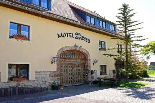 Motel an der B180 in Steigra, Deutschland