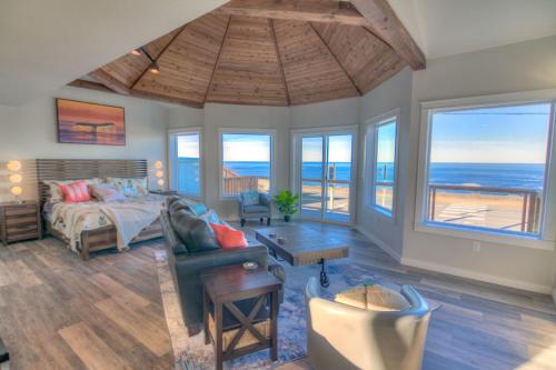 . Whale Watching From This Studio In Depoe Bay -Spouting Horn One