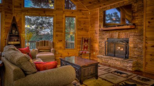 Sunset Ridge Chalet in Mineral Bluff, USA