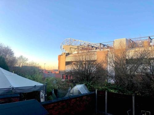 United View! Big House, Prime location, Transport gîte à louer Firswood Manchester Sir Matt Busby Way