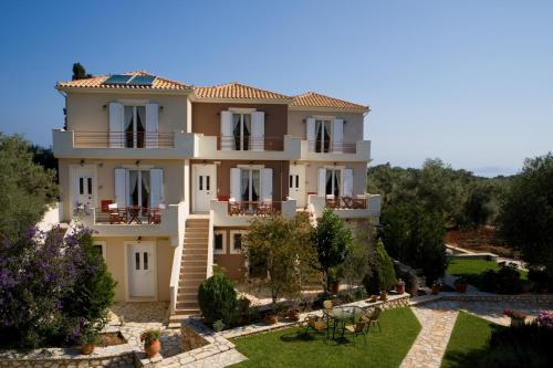 Maistros Apartments - image 3