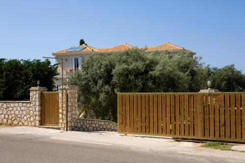 Maistros Apartments - image 4