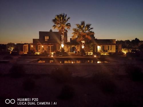 ทัศนียภาพภายนอกโรงแรม, Villa Antinaxos in อัมเปลัส