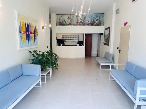 ردهة, Hotel Laura in بيبيوني