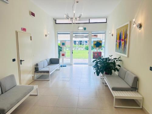 ردهة, Hotel Laura in بيبيوني