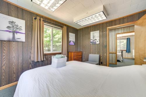 Outdoor Retreat in Atlanta Near Lakes & Trails! in Lewiston (MI)