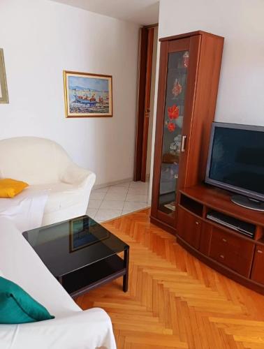 Seaside Apartment 4
