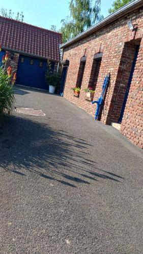 La Vendegeoise - Gîte chaleureux 10P chez l'habitant - Jardin et NOUVELLE PISCINE EXT CHAUFFEE (La Vendegeoise - Gite chaleureux 10P chez l'habitant - Jardin- Piscine ext chauffee partagee de mai ) in Romeries