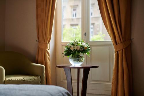 Deluxe Suite with Royal Spa and Executive Club Access image 5