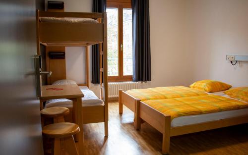 room detail thumbnail 1