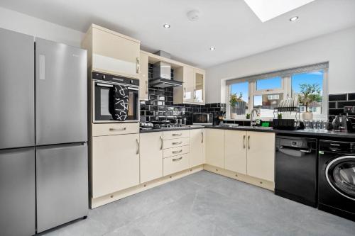 5 bedroom house Solihull 10 mins drive from BHX & NEC Private off road parking, Birmingham (fotografie 7)