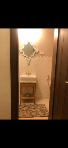 Cosy & spacious 2 bedrooms ground floor apartment - main image