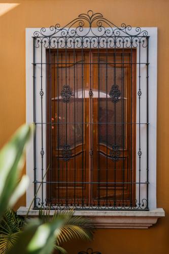 Superior King Suite image 2