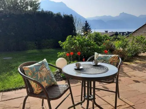 Gallery - Terrasse mit Seeblick und Garten in Altmünster, Österreich
