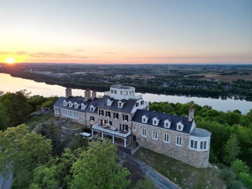 Roundtop Mansion-Breathtaking View, indoor Pool in Marietta (PA)