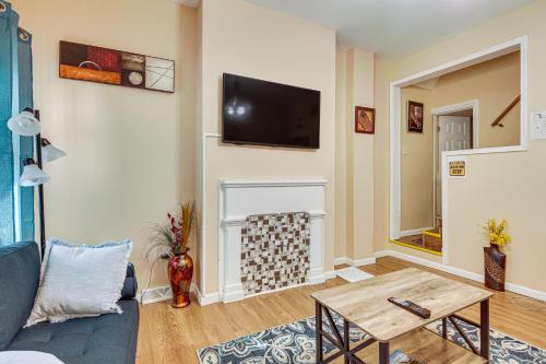 West Oakland Home - 2 Mi to Downtown Pittsburgh! in Pittsburgh, USA