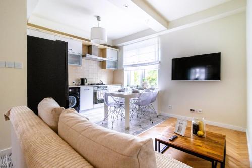 Renovated 3 room apt. near Polin/OldTown, Warschau
