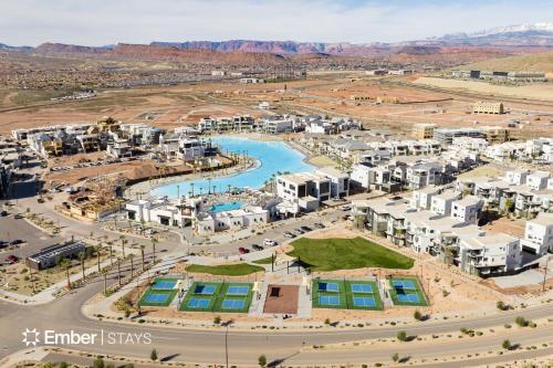 Desert Dream at Desert Color (by Ember Stays)