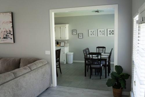 Walking distance to Coler MTN Bike - 3BR 2BA in Bentonville, USA