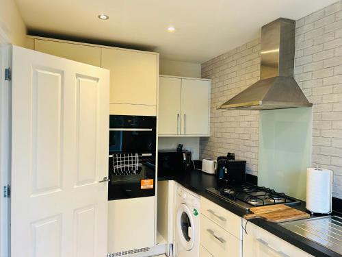 Modern, spacious house near town, Peterborough (Foto 9)