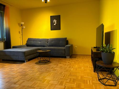 Instalaciones, Hive - 3 ZW in Ansbach inkl TV und große Balkon in Ansbach