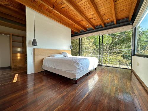 Casa "Las Lagartijas" in Valle de Bravo, Mexico