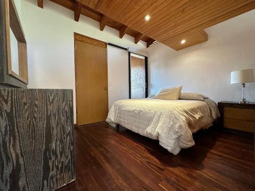 Casa "Las Lagartijas" in Valle de Bravo, Mexico