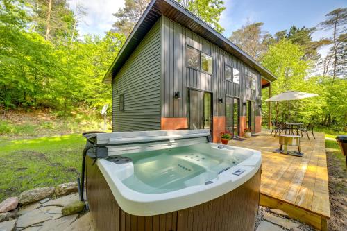 Modern Hersey Tiny Home with Private Hot Tub! in Evart, USA