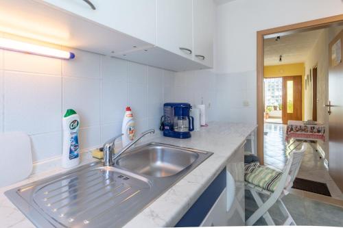 Apartments Mirjana - image 4