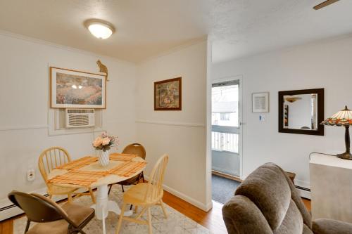 Cozy Duplex Near Harpers Ferry with Patio and Grills! in Bolivar, USA