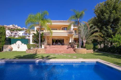 Magnifica Villa con Piscina en Los Arqueros Golf